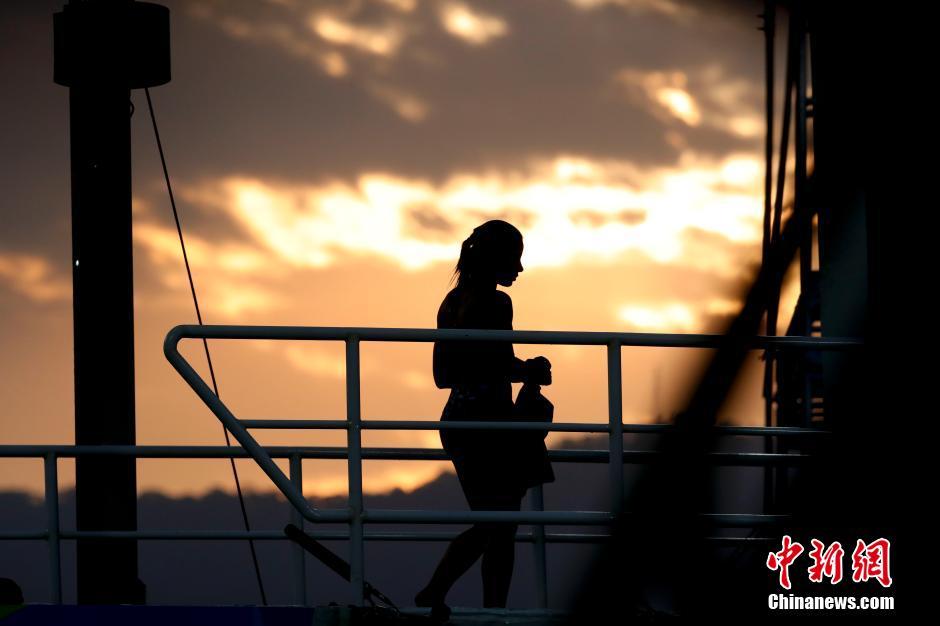 ������ˮŮ��˫��ʮ��̨������˲��