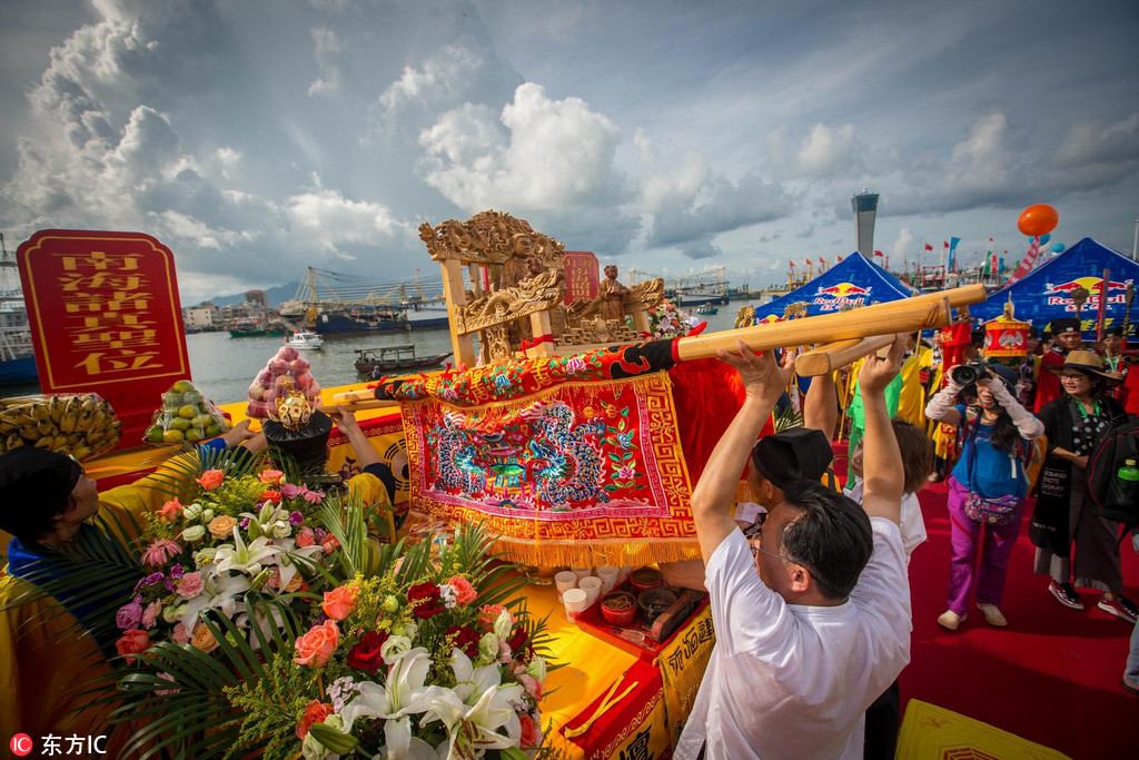 南海"史上最严休渔期"结束 三亚开渔节祭海场面震撼
