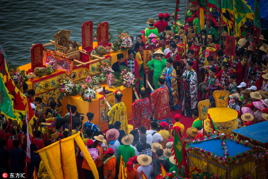 南海"史上最严休渔期"结束 三亚开渔节祭海场面震撼