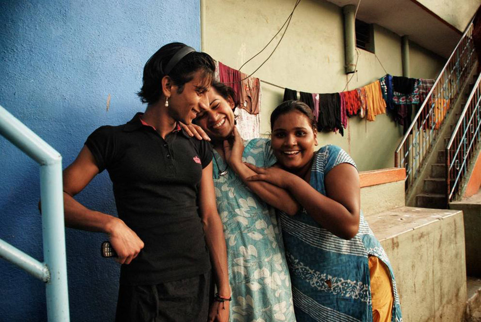 变性者黑作坊面部注射毁容 四处寻医_国际_中国台湾网