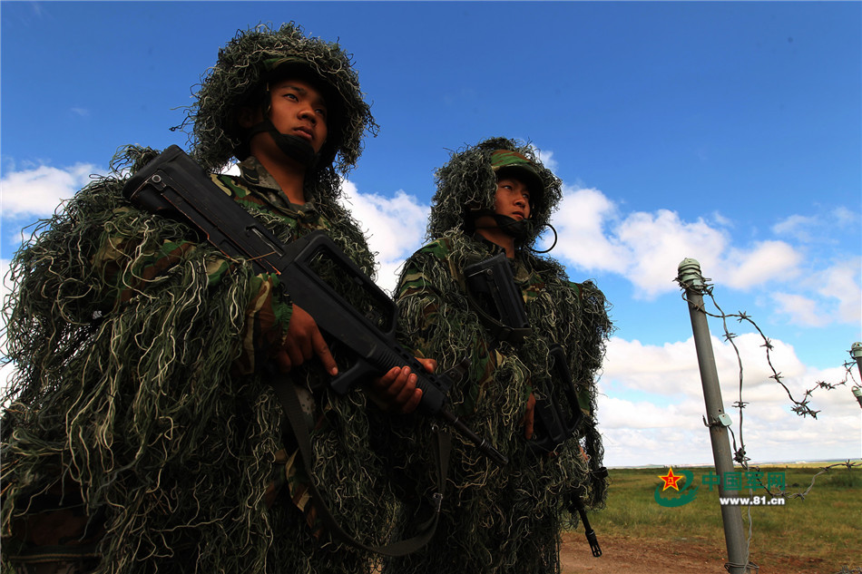 攻坚豹子军抵达朱日和豹狼之争正式拉开战幕