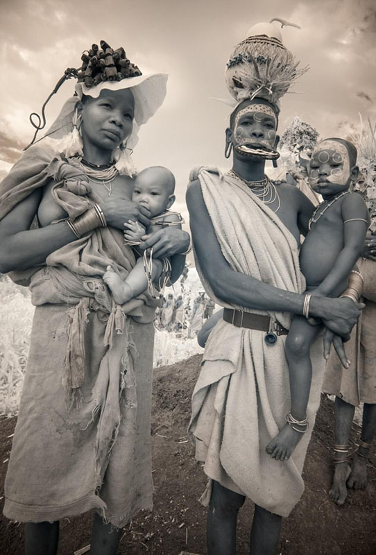 红外镜头下的土著部落:原始神秘如幻境