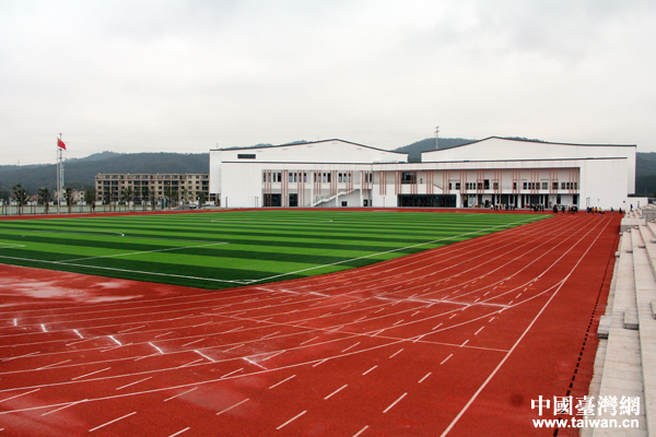 组图:两岸媒体人参观走访武义一中