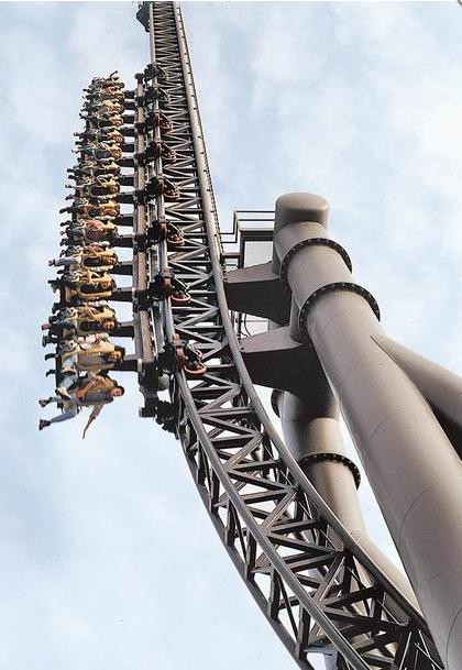 台湾一名17岁少女寻刺激玩云霄飞车猝死(图)