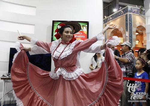 哥伦比亚传统酷比亚舞蹈表演