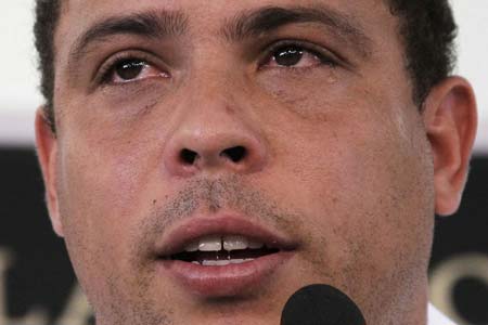 2011年情人节含泪正式宣布退役