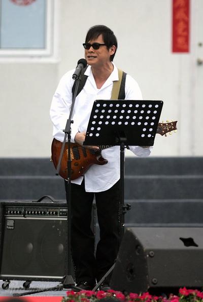 组图:纵贯线写新歌未取名 绵竹首唱送灾区同胞